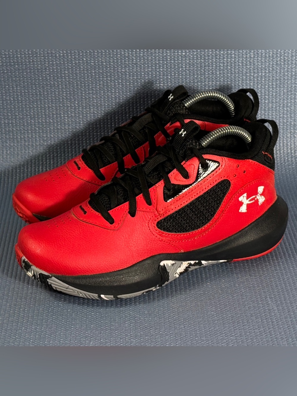 Under Armour UA Lockdown 6 Basketball Shoes Big Kid’s Size 6.5